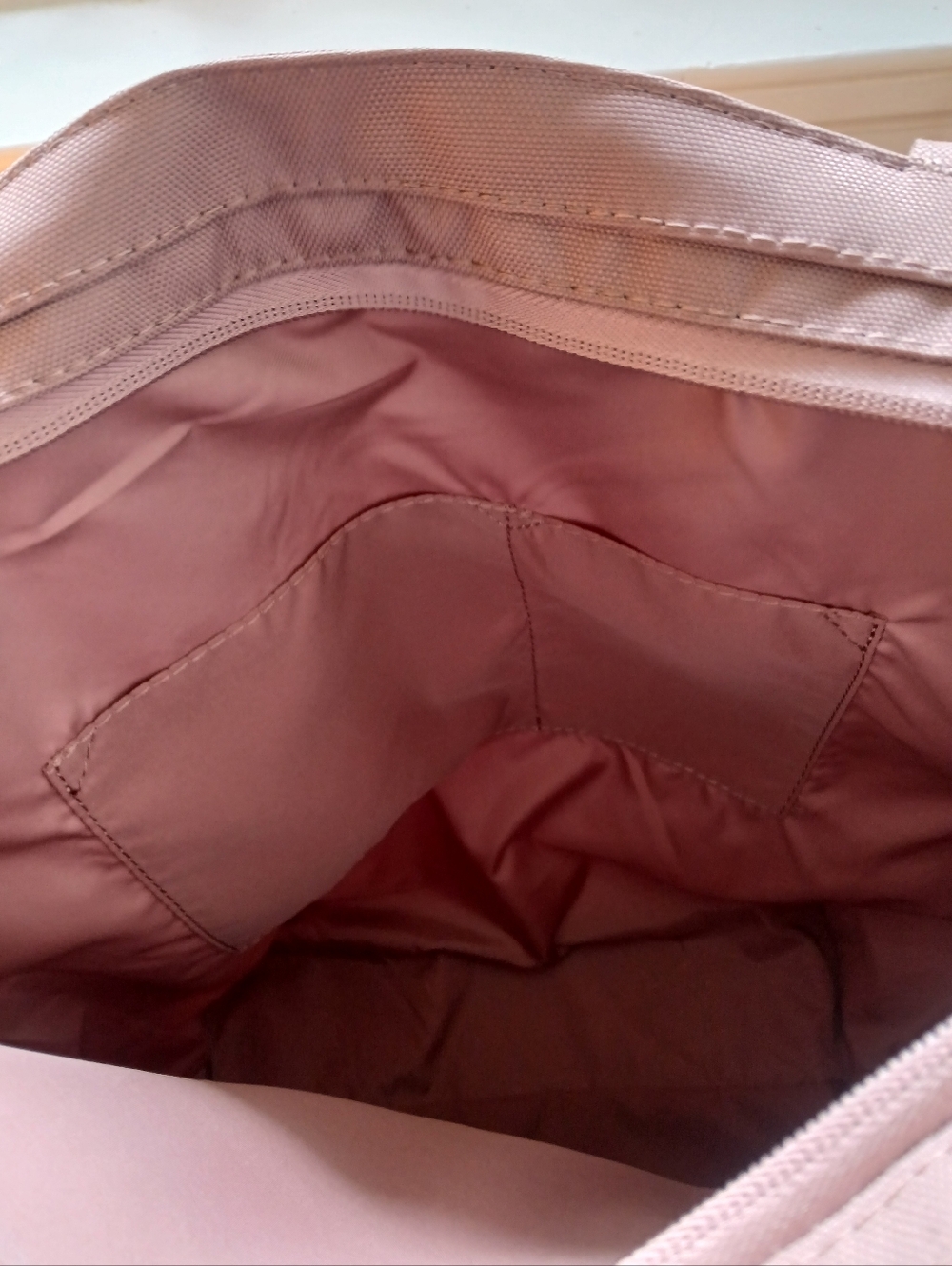 Herschel Supply Co. Mica Tote in Ash Rose Durable Polyester Zip Top Shoulder Bag - Picture 5 of 6